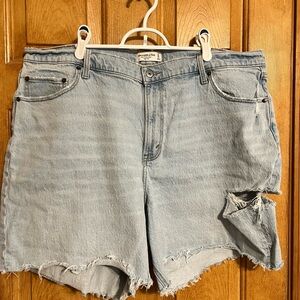 Abercrombie and Fitch loose denim shorts size 35 (20) Curve Love